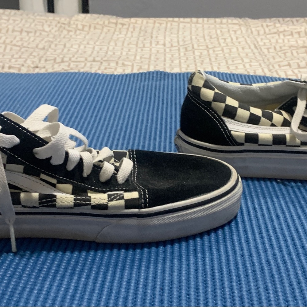 VANS - Picture 4 of 6